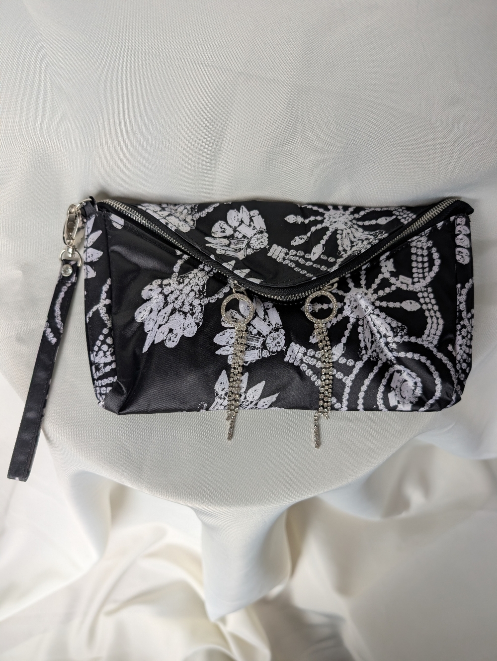 Erickson Beamon Black and White Floral Lace-Print Wristlet Clutch